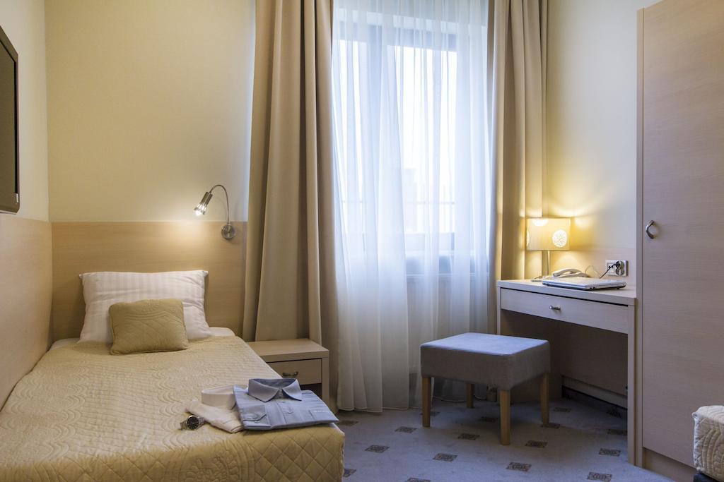 Hotel Notabene Świdnik Szoba fotó